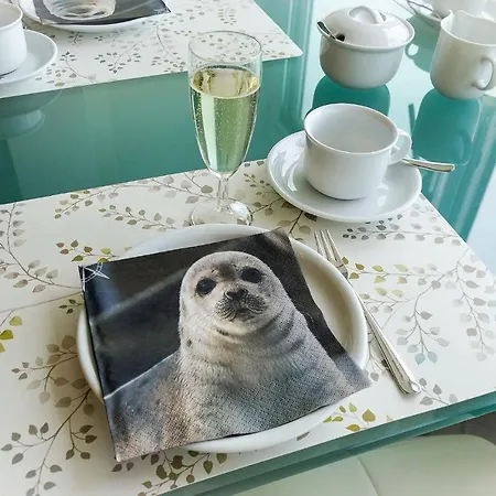 Strandhochhaus Sj09 *