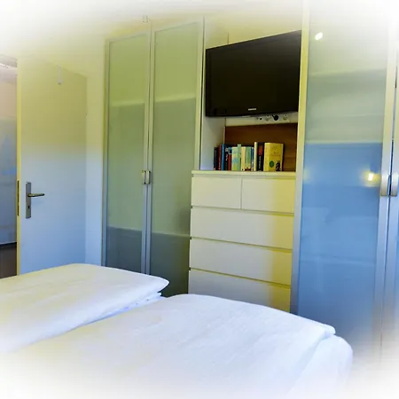 Strandhochhaus Sj09 *